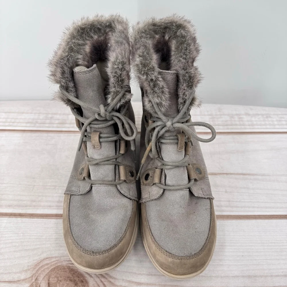 Sorel Explorer Joan Boots Gray Taupe Suede Faux Fur Lace Up Warm Winter Size 10
